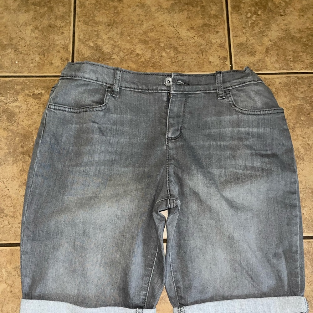 Grey shorts
